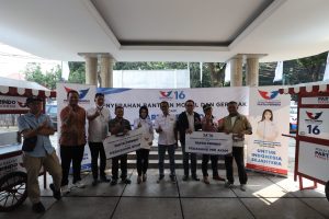 Peduli UMKM, Partai Perindo Bagikan Dua Gerobak dan Modal Usaha
