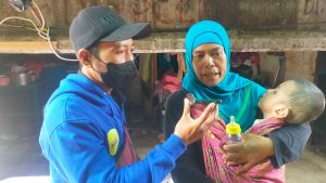 Lurah Jelambar Baru Bersama Pemimpin Redaksi Media Actualnews Sambangi Balita di Duga Penderita Stunting