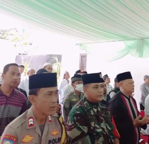 Babinsa Koramil 07/Cipayung Bersama Bhabinkamtibmas Hadiri Undangan Warga