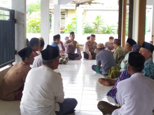 Dengar Langsung Keluhan Warga, Kapolsek Kenduruan Polres Tuban Kembali Gelar Jum’at Curhat