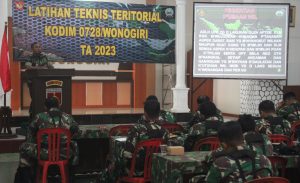 Sinergitas TNI-Polri di Wilayah Kecamatan Jebres Dalam Renovasi Rumah Tidak Layak Huni