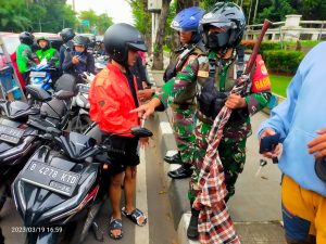 Ciptakan Kondusifitas Wilayah Aman, Babinsa Sertu Hartono dan Peltu Subiyanto Amankan Pemuda Membawa Sajam.