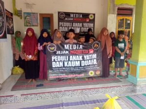 Media jejakindonesia.id Santuni Anak Yatim Piatu Dan Bagikan Sembako Kepada Kaum Dhuafa