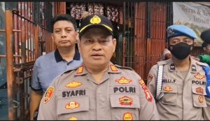 Polsek Kalideres Grebek Gudang Miras Berkedok Toko Sembako di Semanan