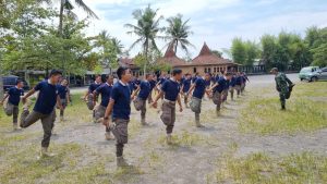 Babinsa Kelurahan Mangkubumen Latihkan Beladiri Dan Kemampuan Fidik Anggota Satpol PP, Ini Tujuannya