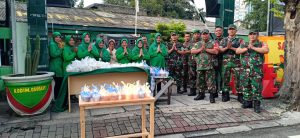 Berkah Ramadhan Koramil 02/Matraman Kodim 0505/JT Kodam Jaya Bagikan Takjil