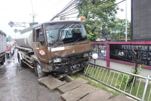 Satlantas Polresta Tangerang Olah TKP Kecelakaan yang Tewaskan 3 Orang di Balaraja