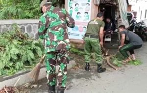 Peduli Kebersihan, Babinsa Koramil 01/Laweyan Gotong Royong Bersihkan Lingkungan
