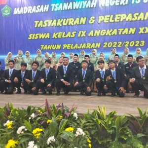 MTS Negri 13 Jakarta Tasyakuran dan Pelepasan Siswa Kelas IX