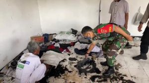 Sinergitas Babinsa Bersama Bhabinkamtibmas Kepatihan Wetan Dalam Kepedulian Terhadap ODGJ