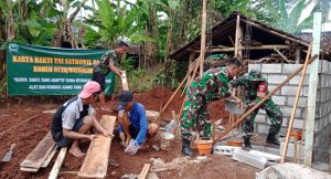 Koramil Jatisrono Bangun Jamban Yang Layak Bagi Warga Kurang Mampu