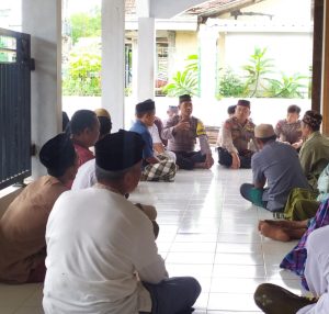 Tampung Aspirasi Masyarakat, Kapolsek Kenduruan Polres Tuban Kembali Gelar Jum’at Curhat