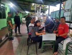 Babinsa Multi Korp Kesehatan Berikan Pelayanan Kesehatan Kepada Masyarakat Duren Sawit