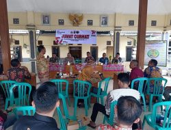 Dalam Rangka Hari Bhayangkara ke 77, Kapolsek Kenduruan Polres Tuban Menggelar Jum’at Curhat di Desa Jamprong