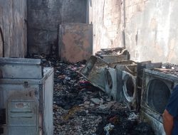 Akibat Korsleting Regulator, Ruko Laundry di Rorotan Kebakaran