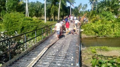 Jembatan Penebar Laka Tunggal, Masyarakat Kalampayan Lakukan Cor Mandiri