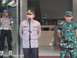 Kapolresta Metro Jakarta Timur Bersama Dandim 0505/JT Melaksanakan Apel Pengamanan Unjuk Rasa