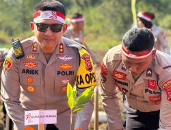 Kapolres Subang Pimpin Langsung Penanaman Pohon Secara Serentak