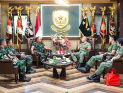 Panglima Divisi 3 Singapura Army Force (SAF) Sambangi Kodam Jaya