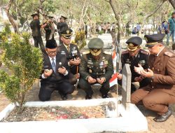 Danrem 051/Wkt, Brigjen TNI Yustinus Nono Yulianto, S.E.,M.Si., Ziarah di Taman Makam Pahlawan Patriot Bangsa