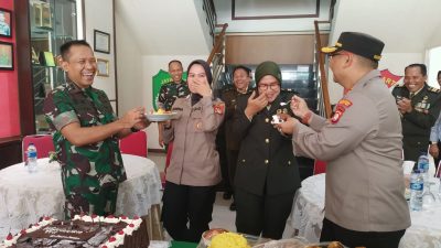Surprise Kapolres Metro Jakarta Timur untuk Kodim 0505/JT Pada HUT TNI Ke 78