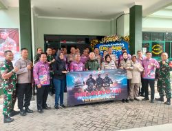 Kapolsek Jatinegara Berikan Surprise Ucapan Dirgahayu TNI ke 78 ke Koramil 01/Jatinegara