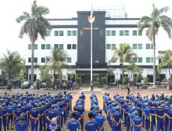 Latihan Dasar Kepemimpinan Siswa (LDKS) Kelas X Sekolah Menengah Kejuruan (SMK) Garuda Nusantara di Lapangan Korem 051/Wkt