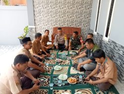 Babinsa Desa Cilaku Sertu Abdul Roup Bersama Babinkamtibmas dan Perangkat Desa Gelar Musyawarah Lingkungan