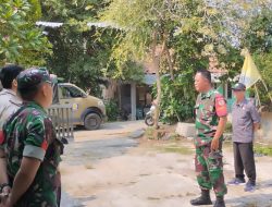 Danposmil Tenjo Bersama Dua Babinsa Koramil 0621-23/PP Dampingi ketua Bawaslu Kec Tenjo Dalam Giat Penertiban APK dan Baligo