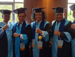 Meraih Gelar Kesarjanaan di Magister Ilmu Hukum, Gitaris Rekor Dunia Muri Puguh Kribo Wisuda di Kampus HKBP Nommensen Medan