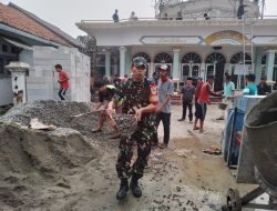 Tingkatkan Semangat Gotong Royong: Bersama Babinsa Desa Bojong Bangun Masjid Al Ikhlas