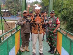 Babinsa Koramil 0621-23/PP Serka Dede Sulaeman Monitoring Giat Peresmian Jembatan Rawayan