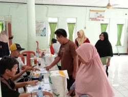 Pemdes Suka Mulya Fasilitasi Penyaluran Program Bansos Beras Bulog 10 Kg dan Program Bantuan Pangan Stunting