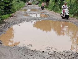 Kondisi Jalan Hancur-hancuran, Warga Minta Pemkab dan DPRD Jangan Tutup Mata