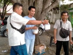 Jum’at Berkah, FWJI Korwil Tangsel Bagikan Rice Bowl ke Warga Masyarakat
