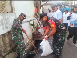 Ciptakan Lingkungan Bersih Babinsa Pulogadung Bersama Warga Kerja Bakti