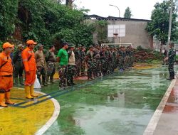 Kolaborasi Perangkat RT dan PPSU Gedong Bersama Kodim 0505/JT Karya Bakti Bersihkan DAS Ciliwung