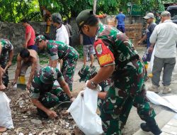 Lingkungan Bersih, Koramil 05/Kramatjati Karya Bakti Bersihkan Sarana dan Prasarana Umum