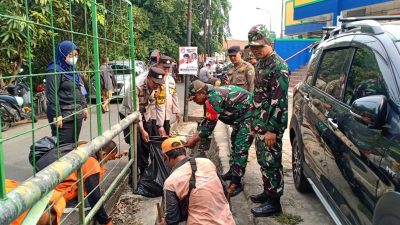 Minggu Bersih, Koramil Matraman Bersama Tiga Pilar Karya Bhakti Bersihkan Pasar Palmeriam, Matraman, Jaktim