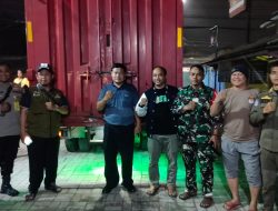 Babinsa Koramil 0621-23/PP Serka Dede Sulaiman Dampingi Penerimaan Bilik Kotak Suara Pemilu 2024