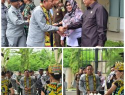 Tinjau Lahan di Kalimantan, Kepala Bakamla RI Disambut Burung Enggang