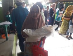 Pemerintah Desa Lumpang Penyaluran PKH Bantuan Beras 10 kg Kepada Warga Lumpang