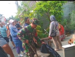 Lingkungan Bersih, Babinsa Koramil 03/Pasar Rebo Ajak Warga Kerja Bakti
