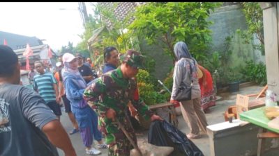 Lingkungan Bersih, Babinsa Koramil 03/Pasar Rebo Ajak Warga Kerja Bakti