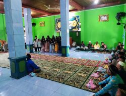 Di Sela-Sela Kegiatan Majelis Taklim, Satgas Pamtas Ajak Warga Kampung Tof-Tof Untuk Mensukseskan Pelaksanaan Pemilu 2024