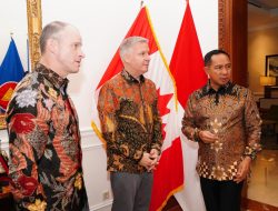 Keakraban Panglima TNI dengan Duta Besar Kanada untuk RI