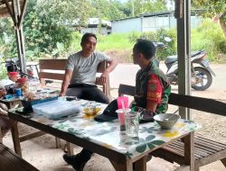 Babinsa Koramil 0621-23/PP Sertu Sunaryo Adakan Giat Komsos Bersama Warga Masyarakat Binaannya