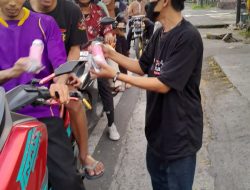 Pemuda Milenial yang Terjaring Dalam Komunitas Gema MSL Kabupaten Lotim Bagi 300 Takjil