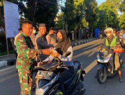 Polsek Koja Jakarta Utara Berbagi Takjil Gratis