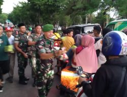 Indahnya Berbagi, Mitra Jalak Kodim 0505/Jakarta Timur Bagikan Takjil